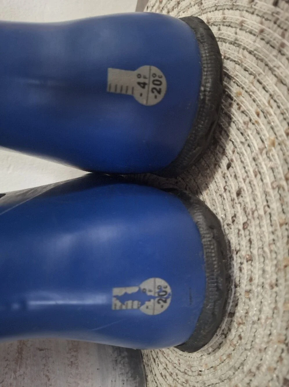 Blue Bogs K York SpookyPull-On Rain/Snow Boots Size 6.